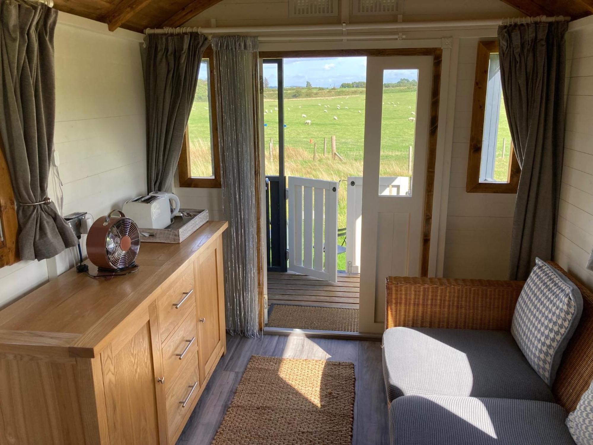 Roslin Glamping Hotel Exterior photo